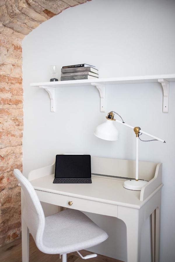 #Stayhere - Brand New Authentic Pilies Studios - Heart Of Old Town วิลนีอุส ภายนอก รูปภาพ